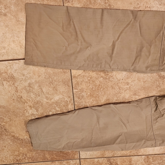 5.11 Women's Tactical Tan Cargo Pants 10 Long - Picture 5 of 7